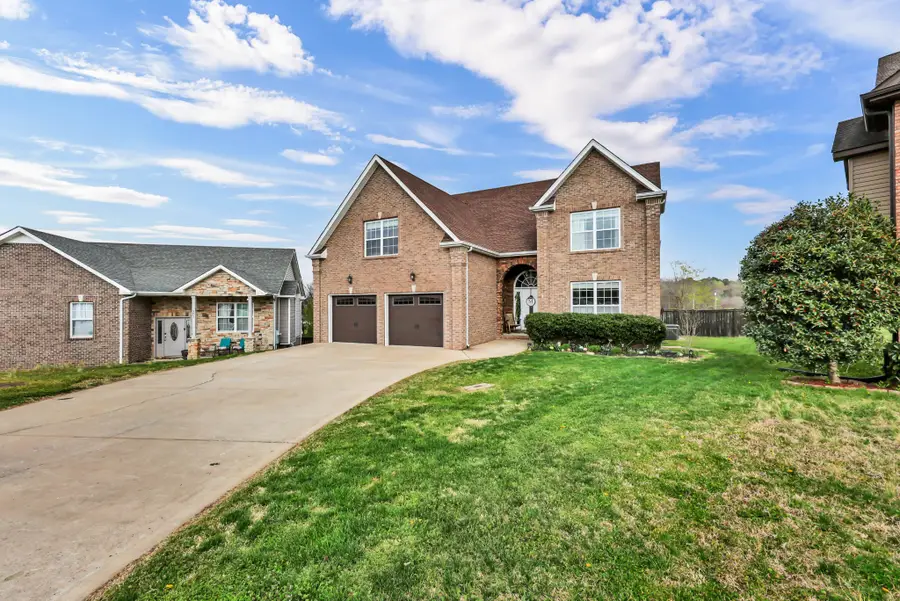 820 Carousel Ct, Clarksville, TN 37043 - #2