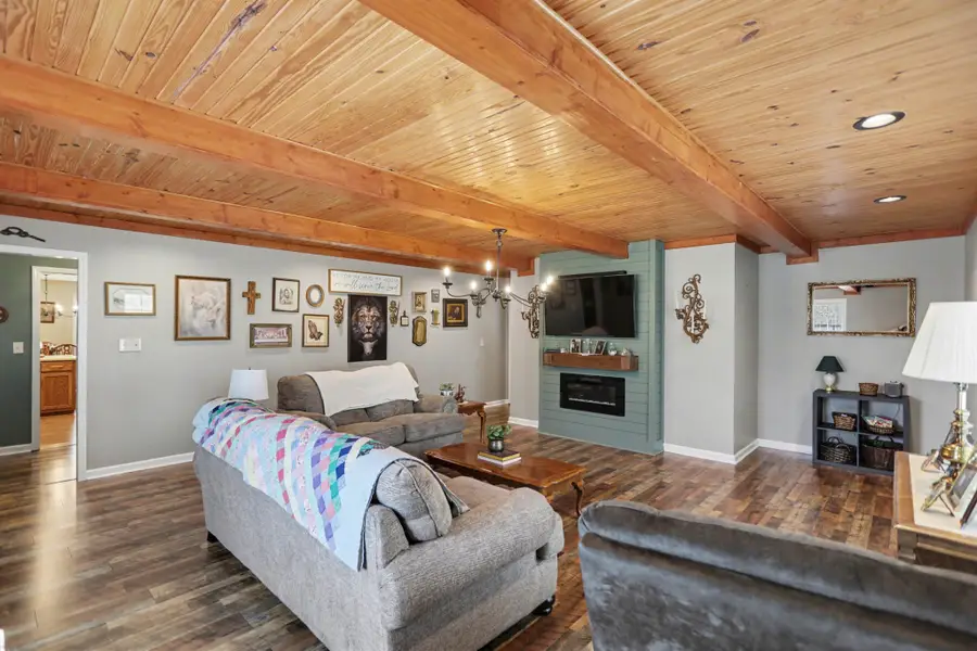 111 Oak Forest Rd, Scottsville, KY 42164 - #3