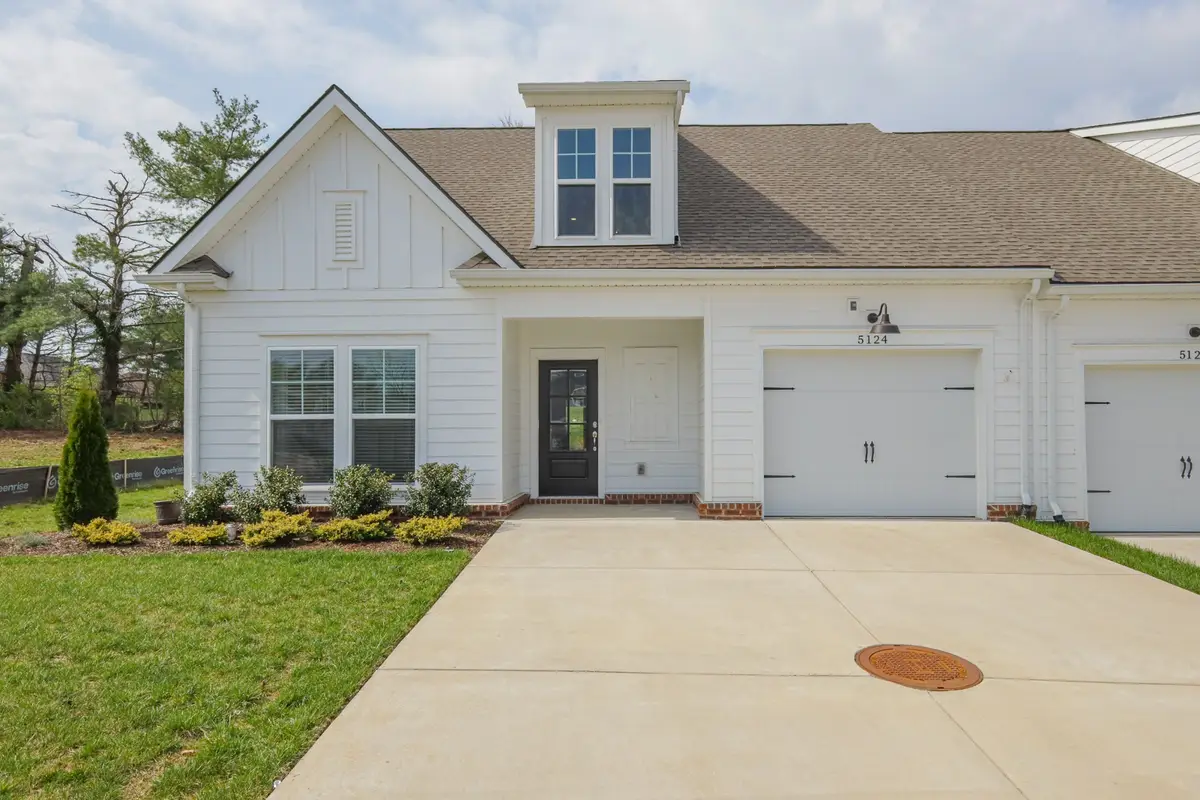 5124 Pace Park Cir, Columbia, TN 38401 - #1