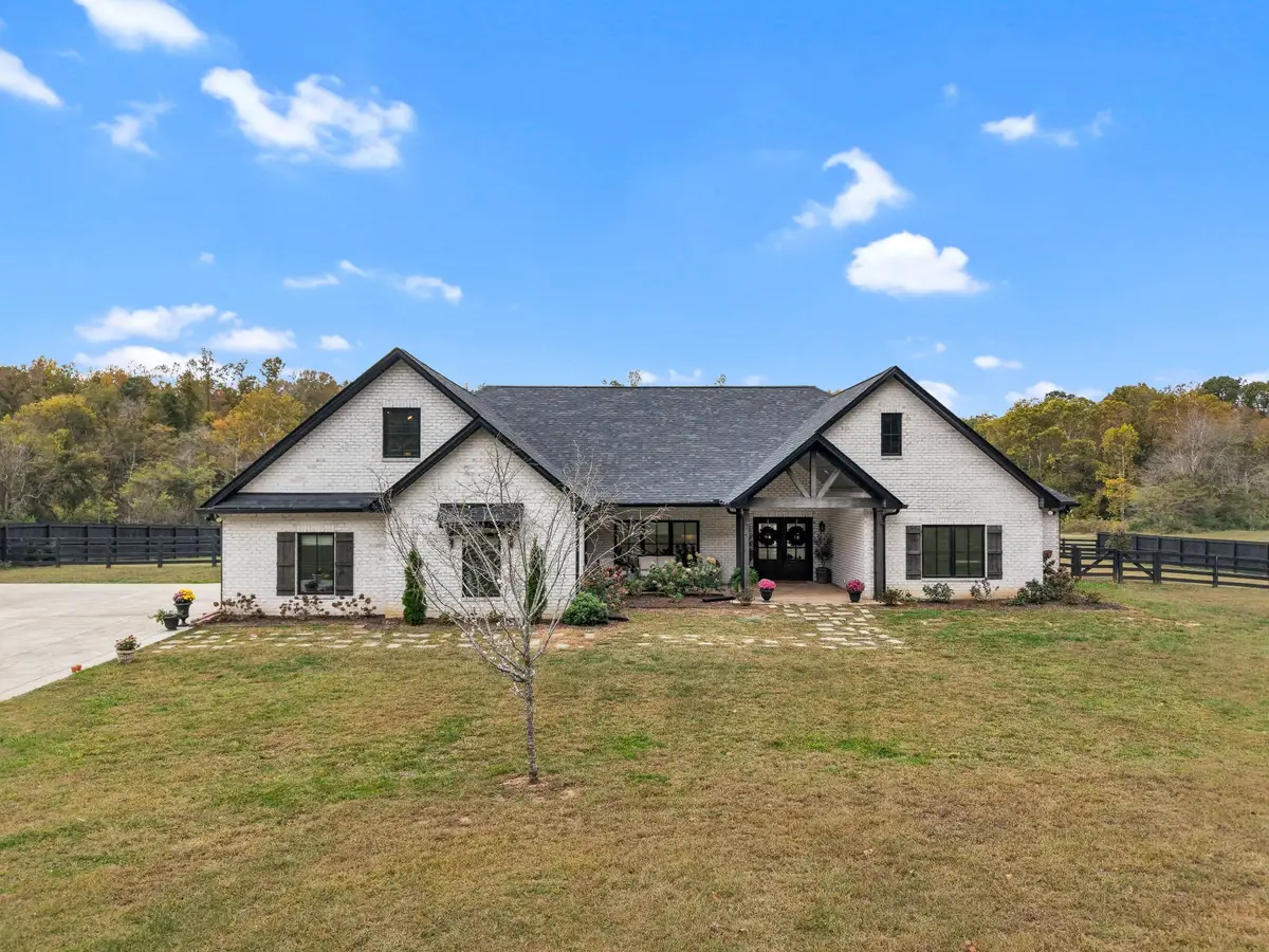 2860 Garners Creek Rd, Dickson, TN 37055 - #1