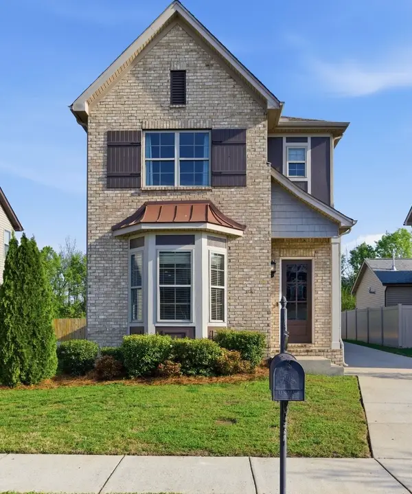 1581 Brockton Ln, Nashville, TN 37221