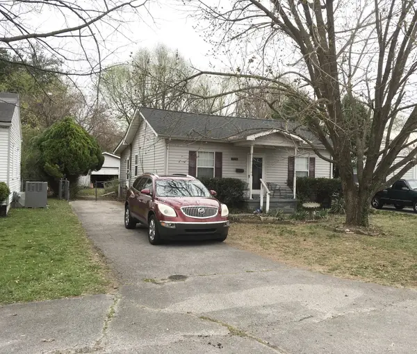 2736 Kenwood Dr, Hopkinsville, KY 42240