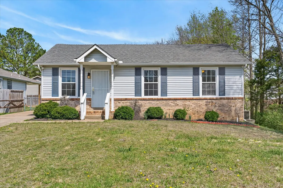 402 Woodale Dr, Clarksville, TN 37042 - #1