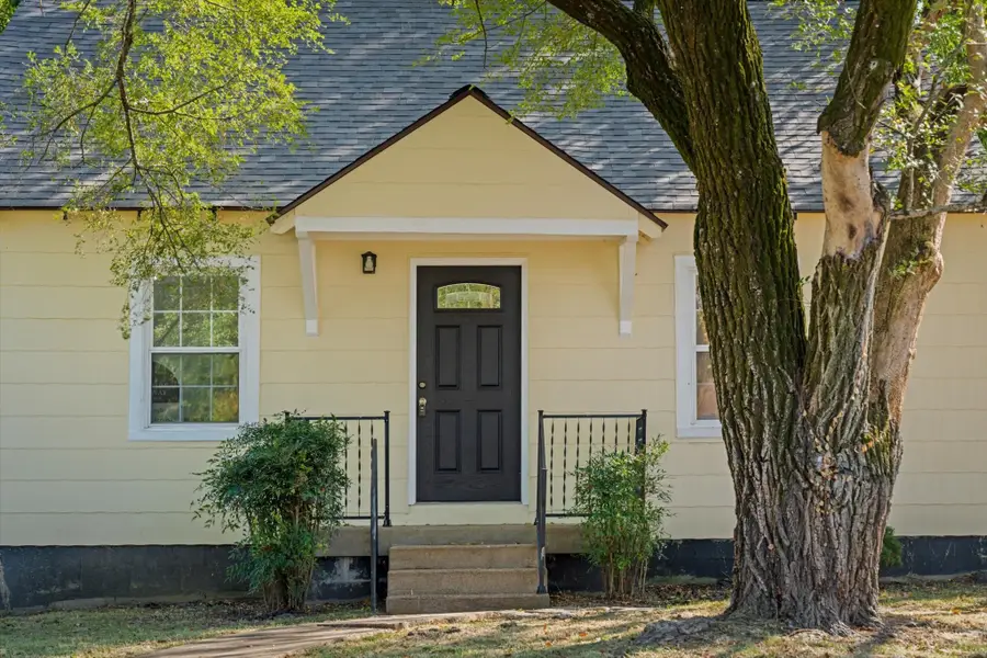 1114 Woodard St, Clarksville, TN 37040 - #2