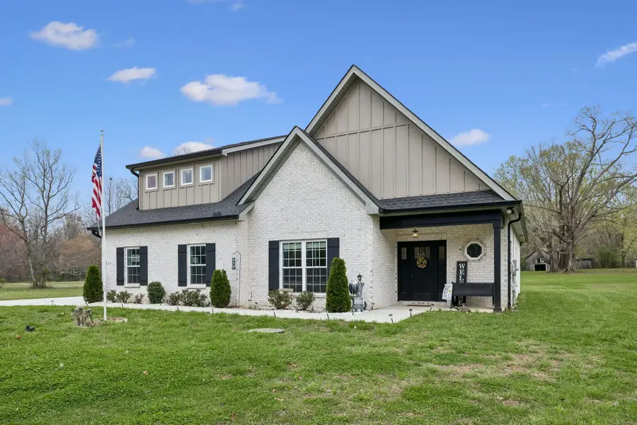 2037 W Lincoln St, Tullahoma, TN 37388 - #2