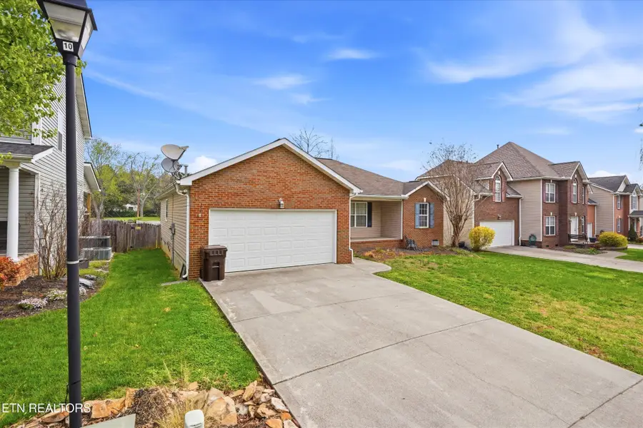 3330 Hunt Crest Rd, Knoxville, TN 37931 - #2