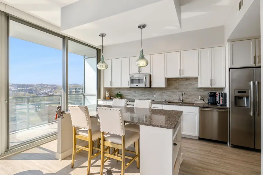 1212 Laurel St #807, Nashville, TN 37203 - #3