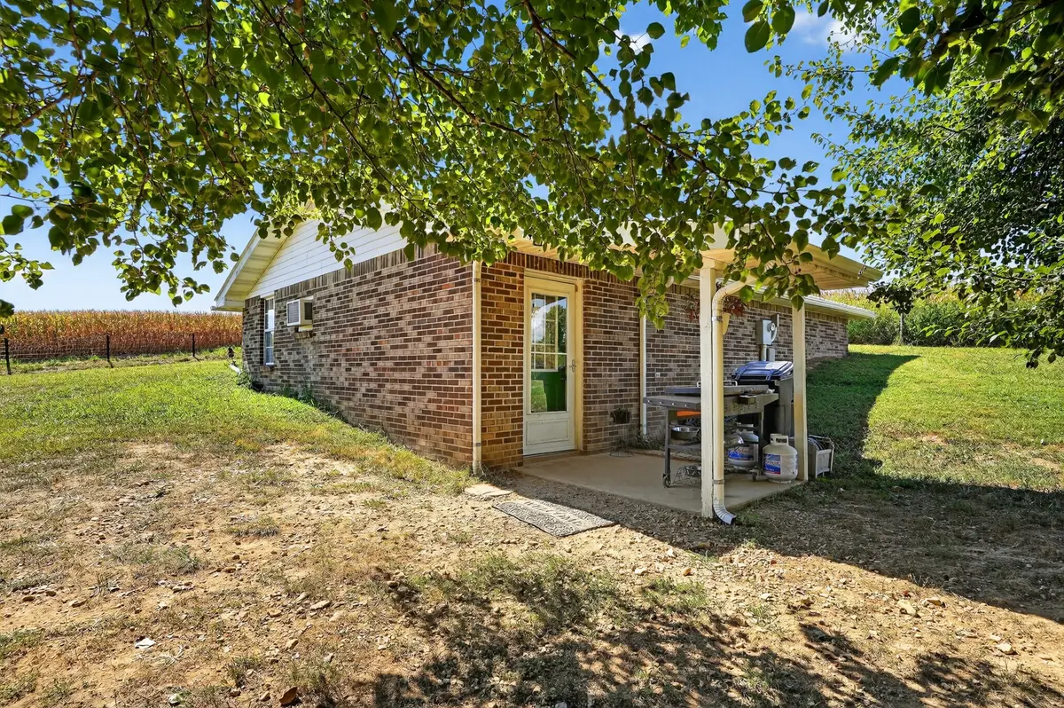 462 Owens Rd, Lafayette, TN 37083 - #1