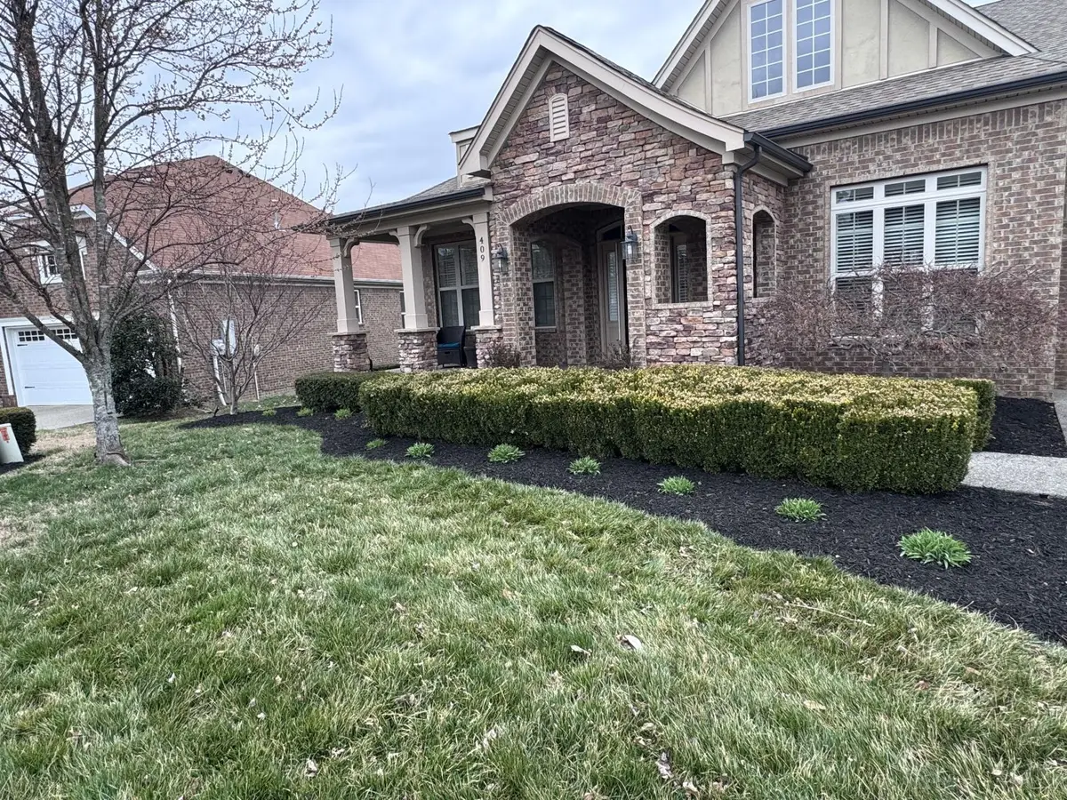 409 Valley Spring Dr, Mount Juliet, TN 37122 - #1