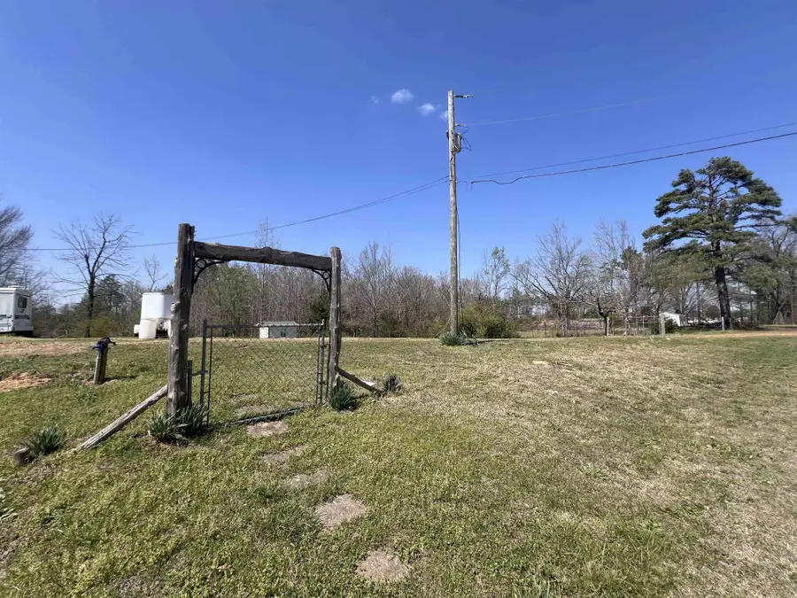 410 Angotti Rd, Crump, TN 38327 - #2