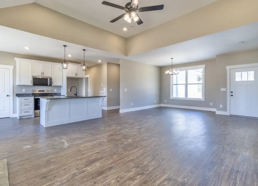 1137 Goose Dr, Springfield, TN 37172 - #2