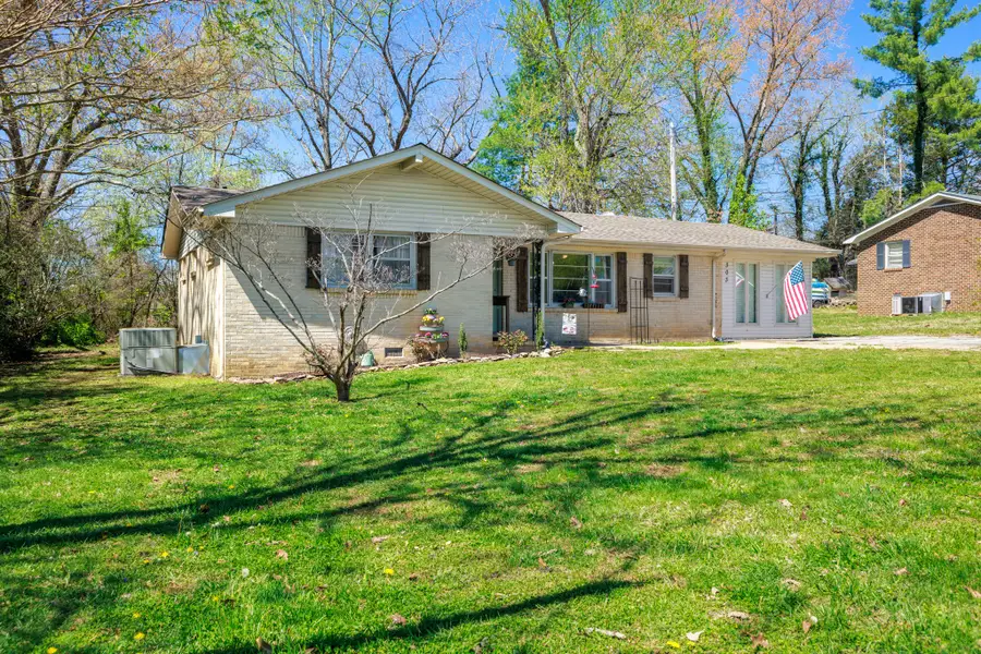 303 Moss Dr, McMinnville, TN 37110 - #2