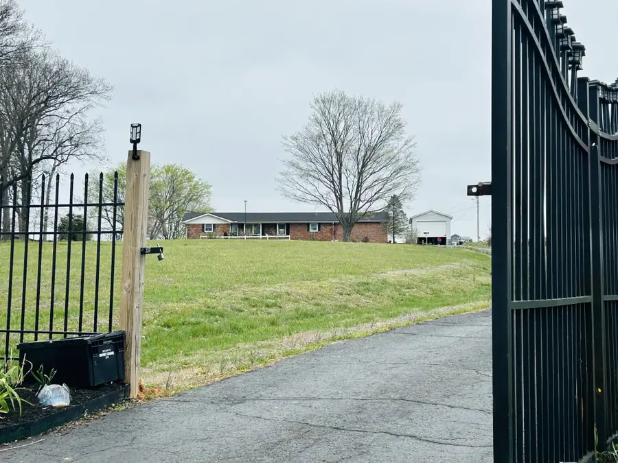 5843 Highway 41 N, Cedar Hill, TN 37032 - #2