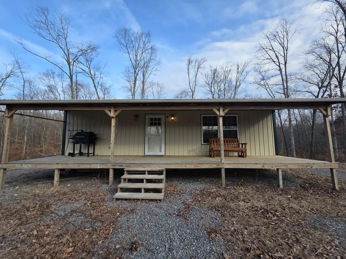 617 Pleasant Hill Cemetery Ln, Gainesboro, TN 38562 - #1