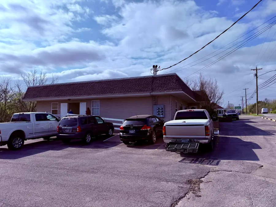 1815 S Cannon Blvd, Shelbyville, TN 37160 - #3