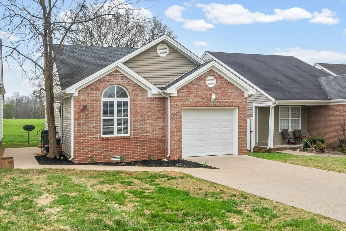 261 W 37th St, Hopkinsville, KY 42240 - #1