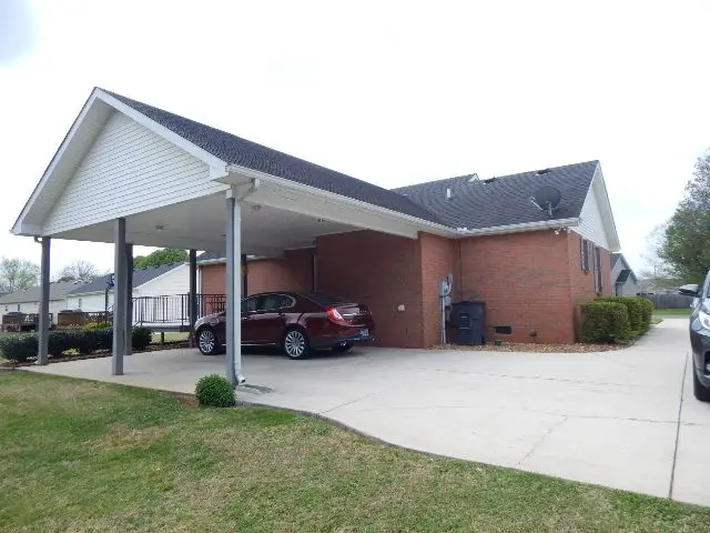 385 Creek Ln, McMinnville, TN 37110 - #3