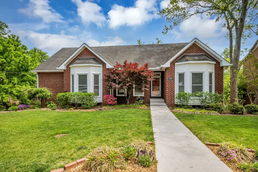 6904 Collinswood Dr E, Nashville, TN 37221 - #3