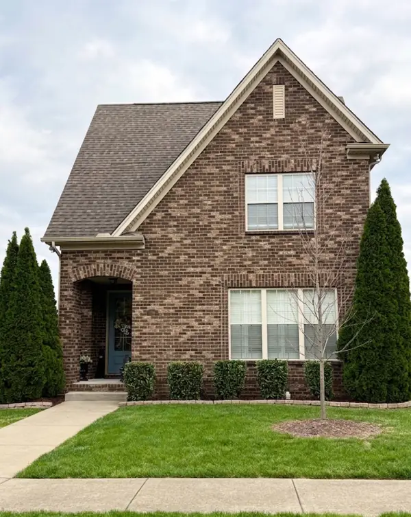 1098 Paddock Park Cir, Gallatin, TN 37066