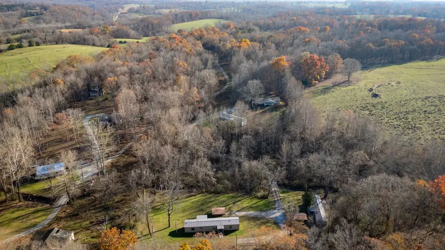 7592 Highway 100, Bon Aqua, TN 37025 - #2