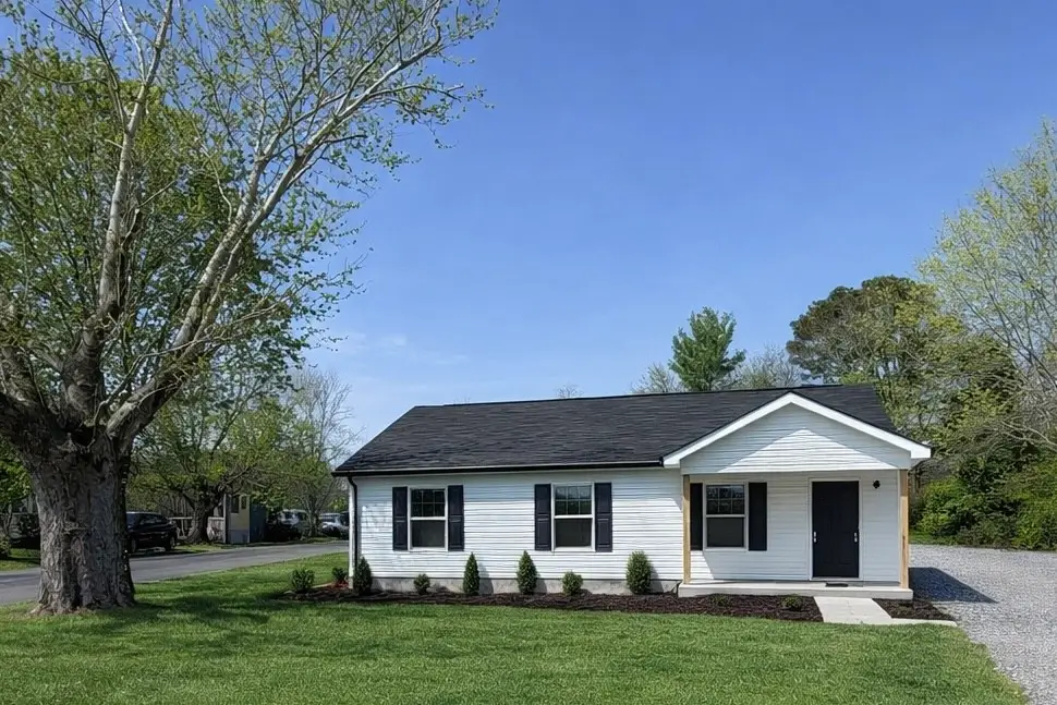 307 W End Ave, McMinnville, TN 37110 - #1