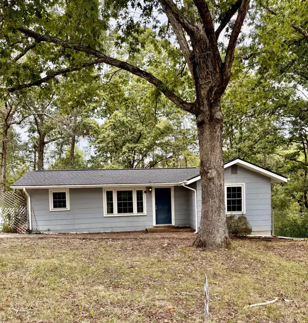 107 W End Dr, Waverly, TN 37185