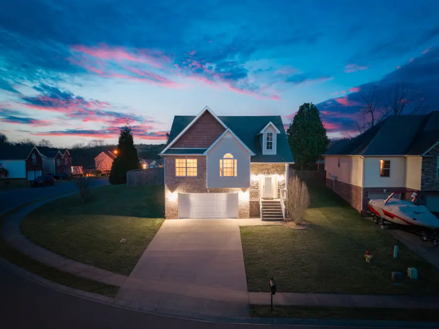 713 W Accipiter Cir, Clarksville, TN 37043 - #2