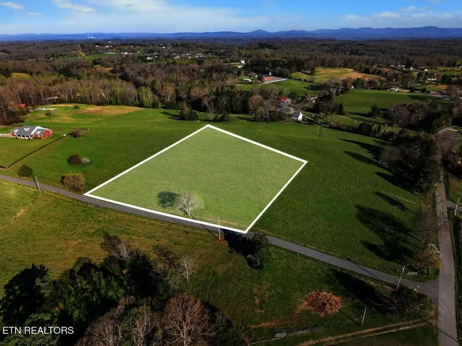 2 Dunsmore Rd, Lenoir City, TN 37771 - #2