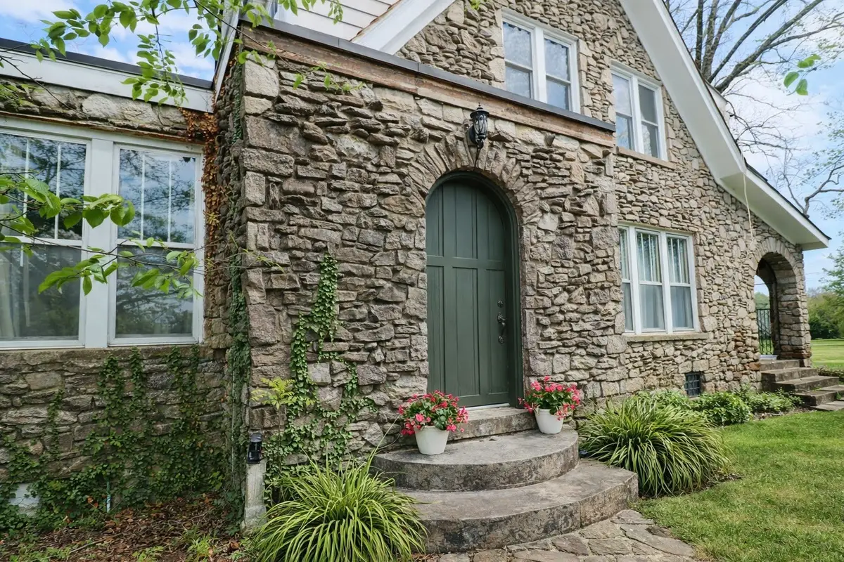 307 College Ave E, Carthage, TN 37030 - #1