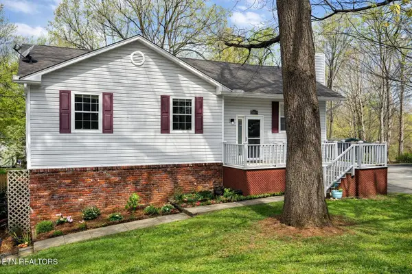 2204 Bishops Bridge Rd, Knoxville, TN 37922