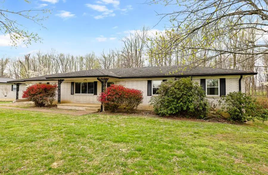 111 Cothron Dr, Lafayette, TN 37083 - #2