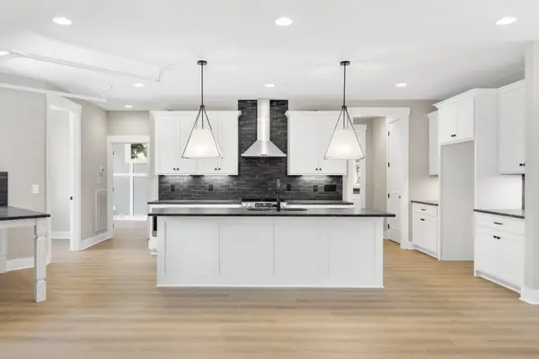 2033 Graceland Dr, Goodlettsville, TN 37072