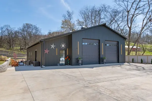 2896 Fly Rd, Santa Fe, TN 38482