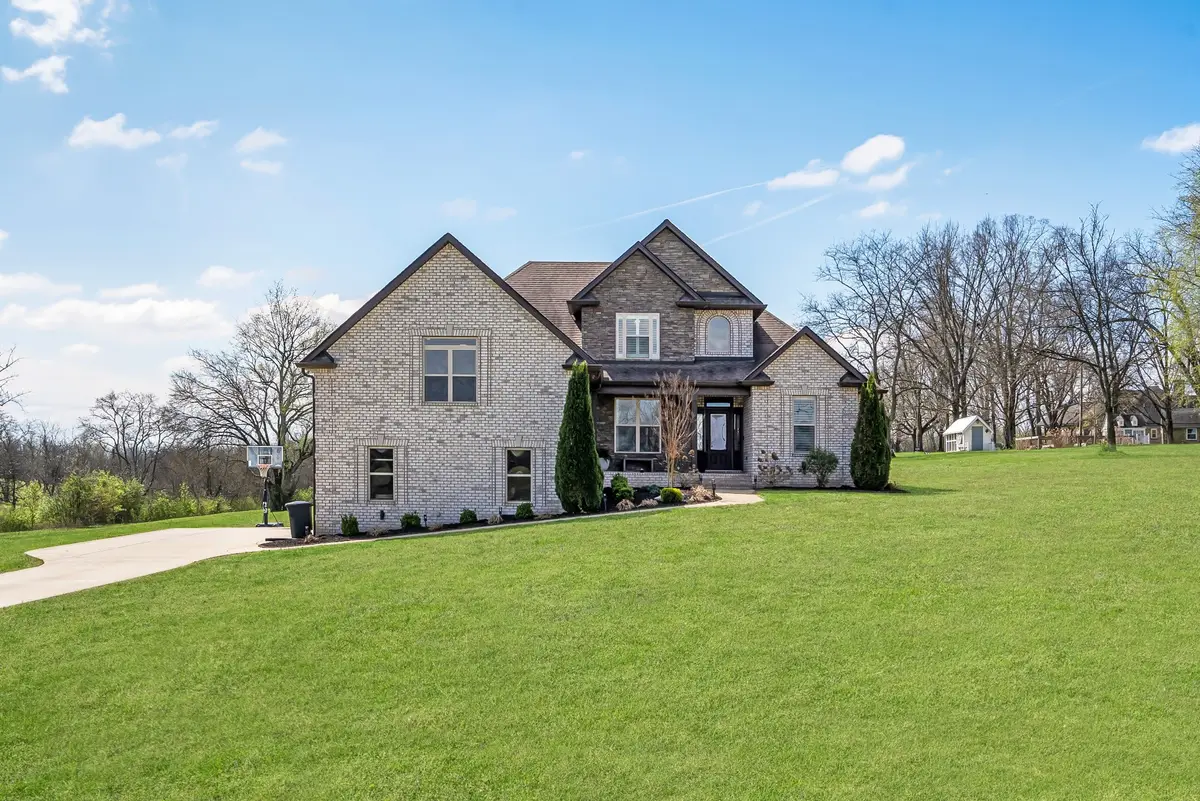 94 Branham Mill Rd, Gallatin, TN 37066 - #1