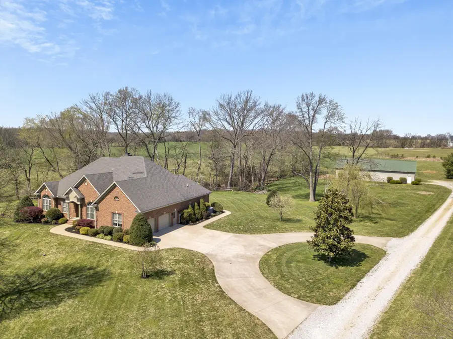 5144 Drake Rd, Cedar Hill, TN 37032 - #2