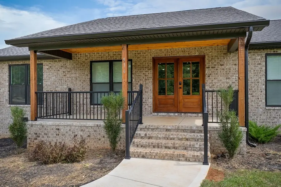 936 N Spring St, Sparta, TN 38583 - #3