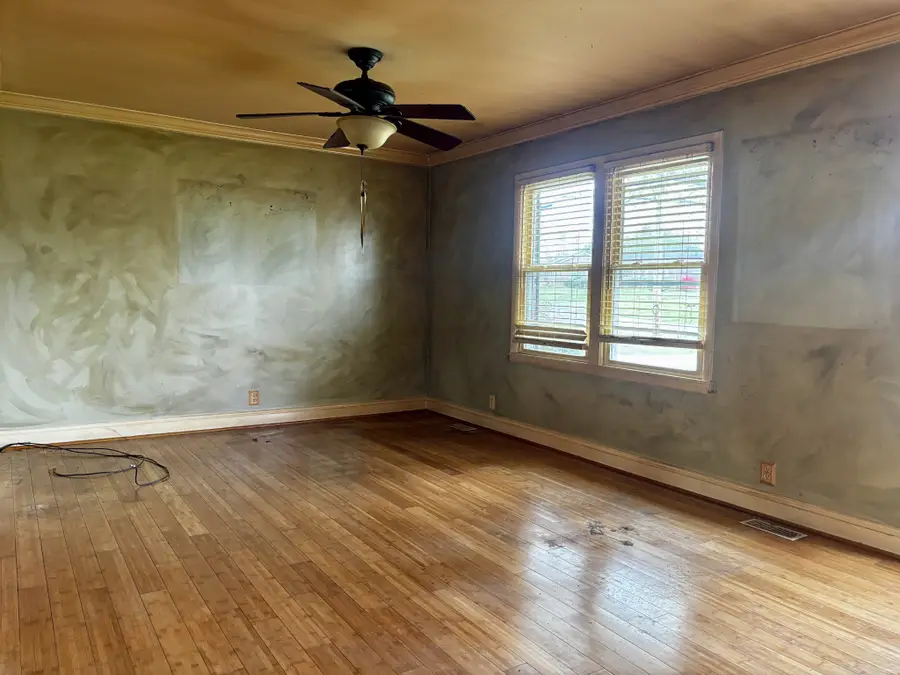 502 Shadow Dr, Shelbyville, TN 37160 - #3