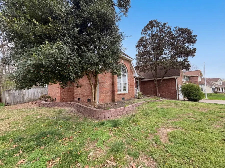 227 Longwood Ln, Clarksville, TN 37043 - #2