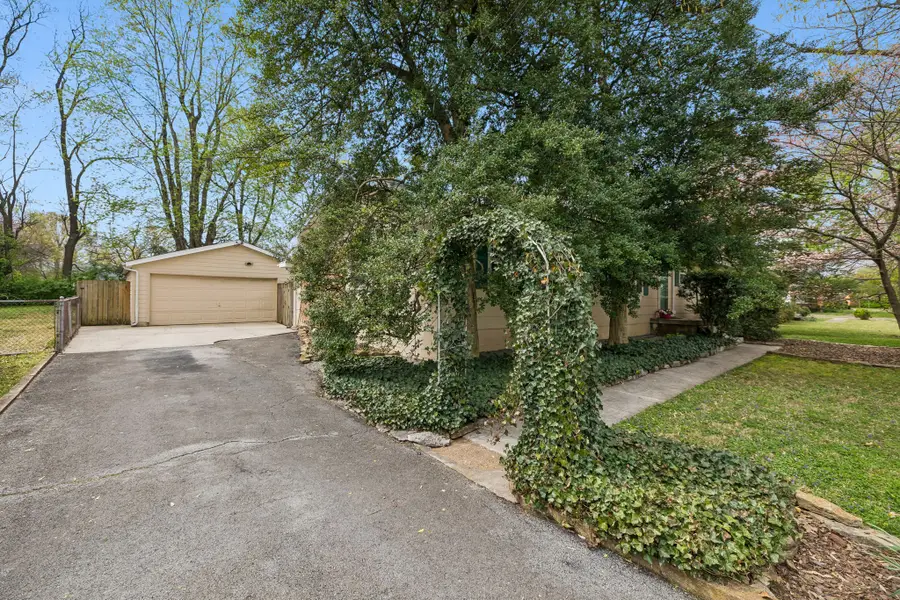 1003 Lawndale Dr, Murfreesboro, TN 37129 - #2