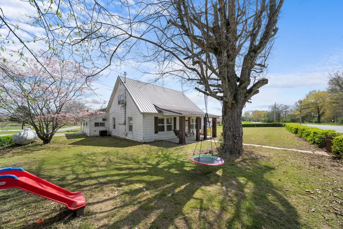 6606 Old Tullahoma Rd, Winchester, TN 37398 - #1