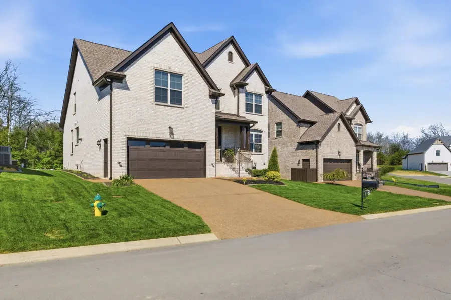 706 Brooke Cv, Mount Juliet, TN 37122 - #3