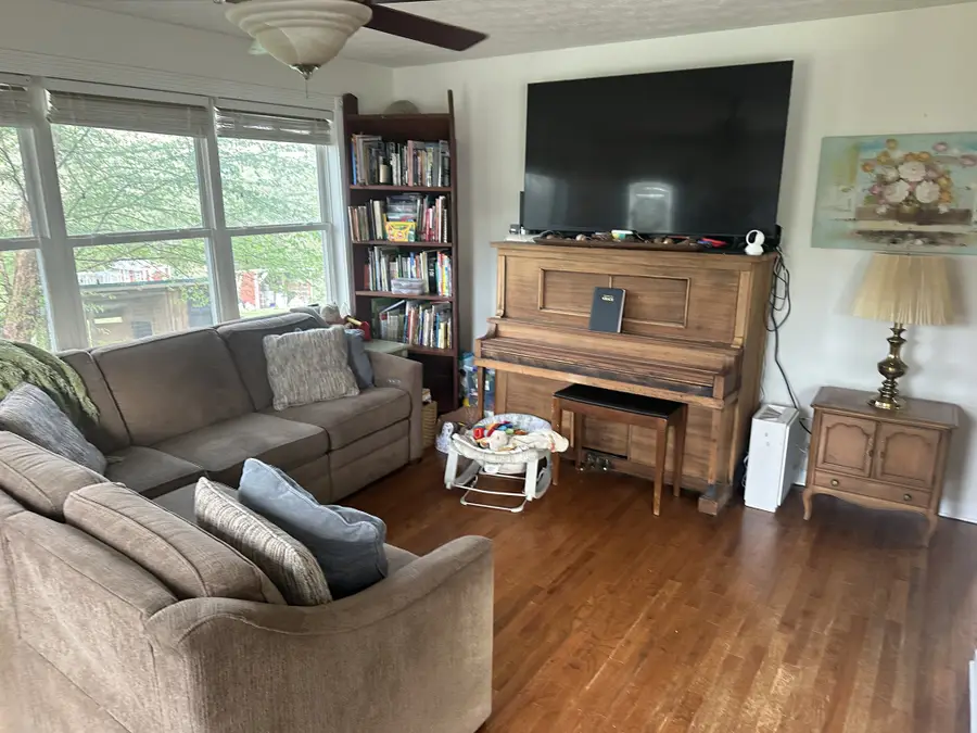 21 Eckert Ln, Pleasant Shade, TN 37145 - #3