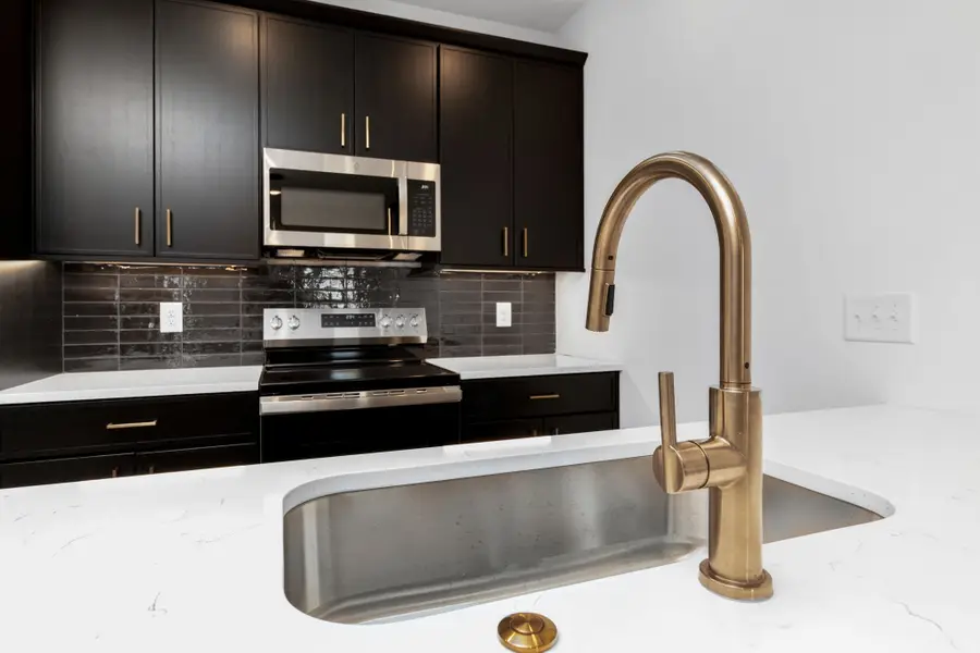 60 Dutch Dr, Clarksville, TN 37043 - #2