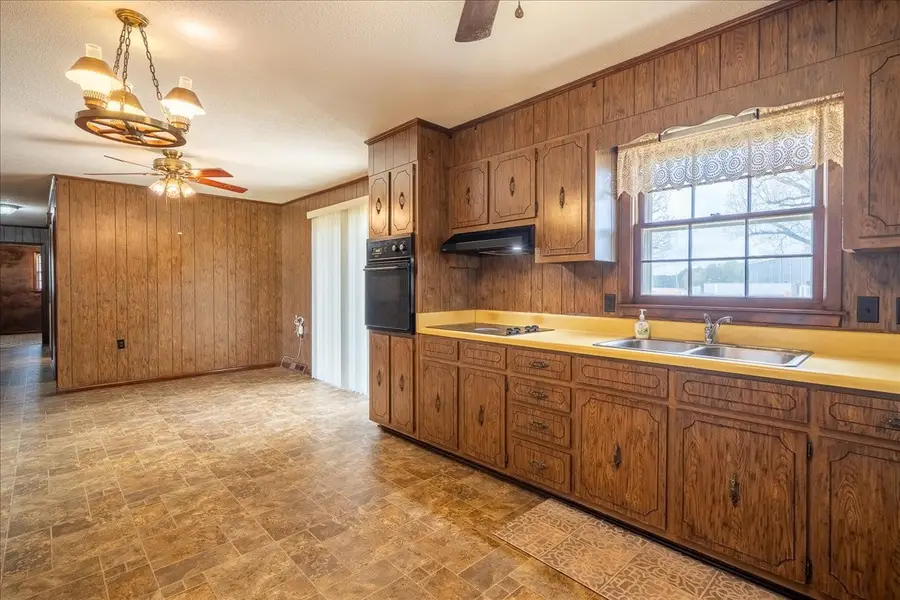 717 Brenda Ave, Loretto, TN 38469 - #3