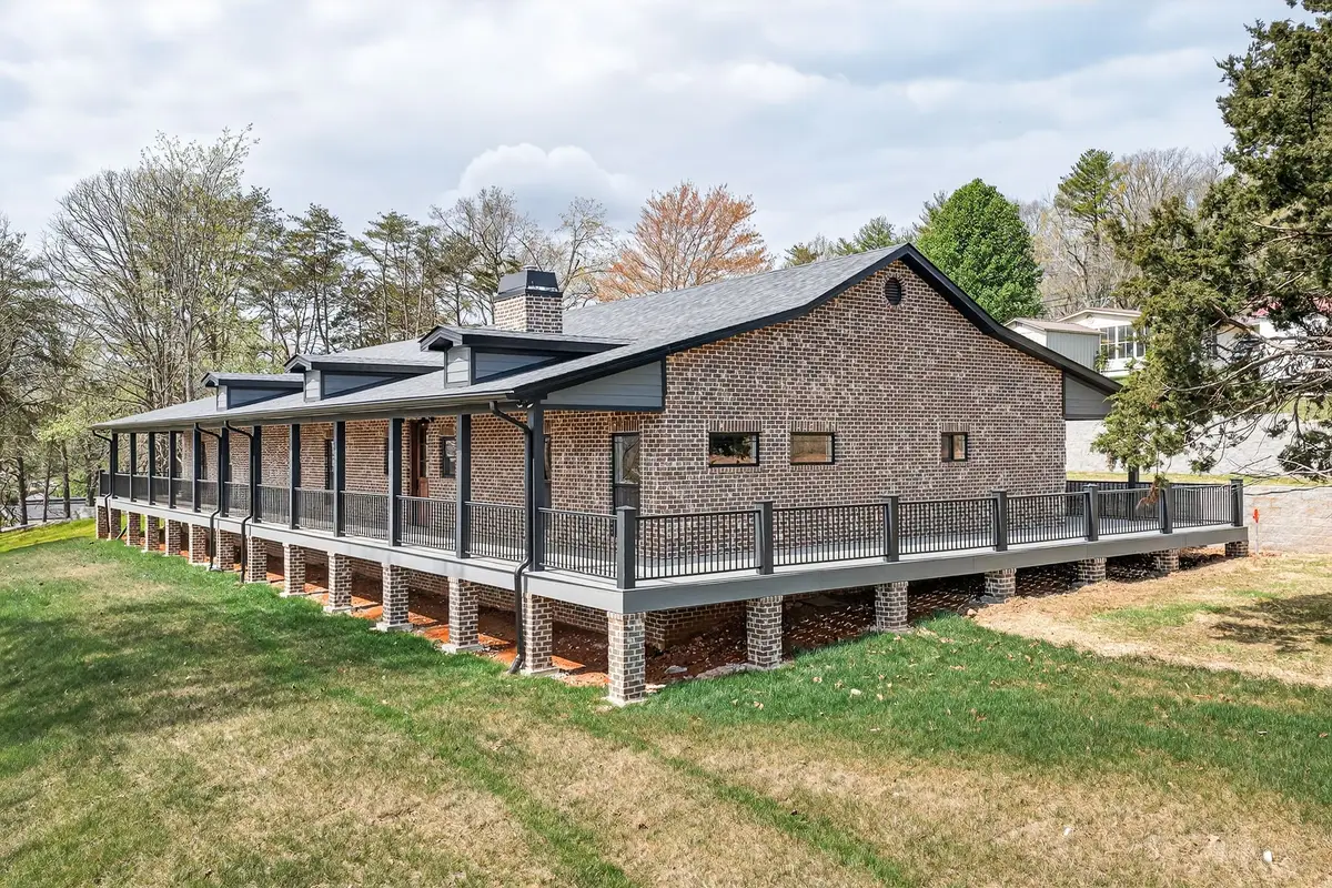 124 Virginia Ave, Livingston, TN 38570 - #1