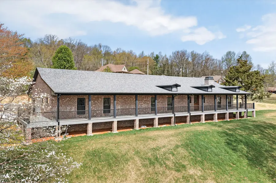 124 Virginia Ave, Livingston, TN 38570 - #2