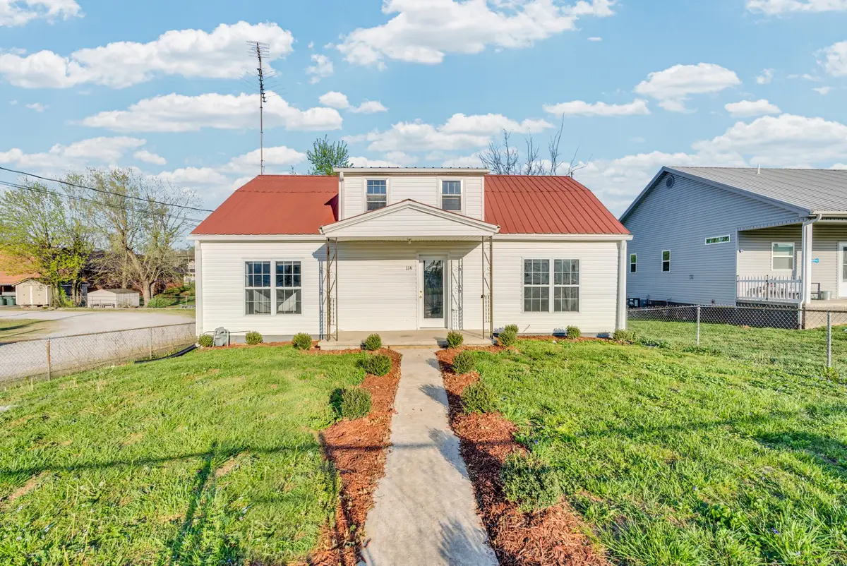 114 Moore St, Sparta, TN 38583 - #1