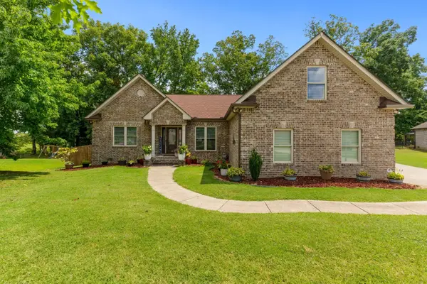 1040 Northridge Dr, Greenbrier, TN 37073