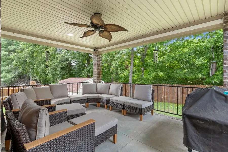 1040 Northridge Dr, Greenbrier, TN 37073 - #2