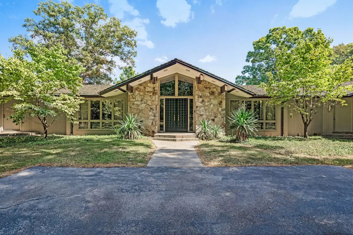 215 Hickory Ln, Smithville, TN 37166 - #1